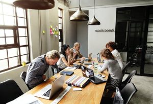 5 Things to Consider Before Accepting a Job Offer